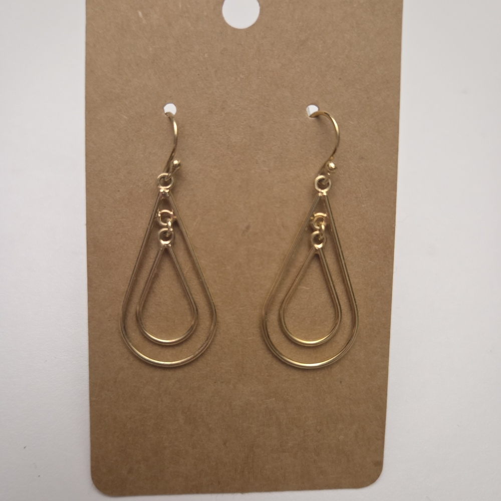 NEW! Elegant Gold Teardrop Earrings